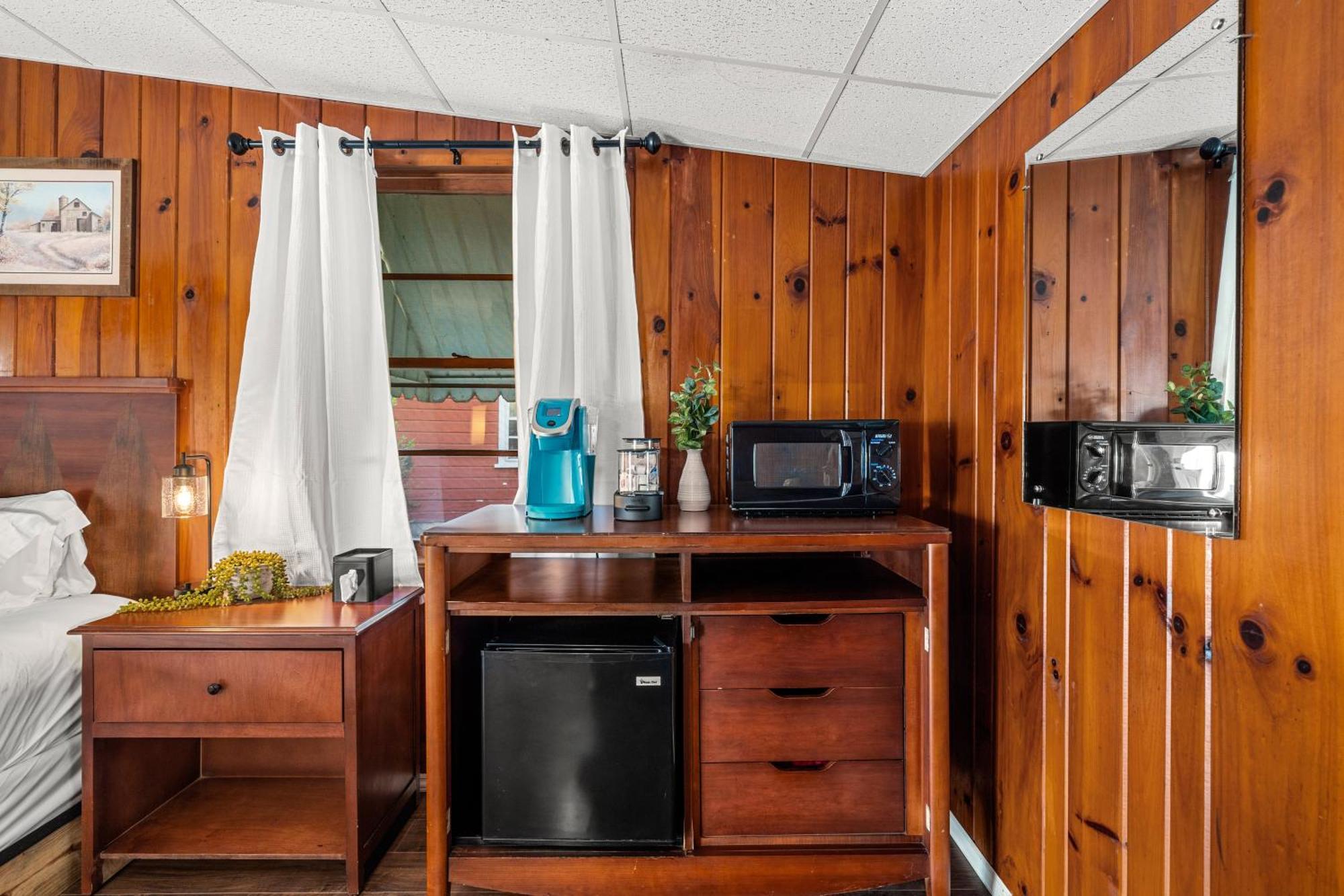 Cedarwood Inn Hendersonville Luaran gambar